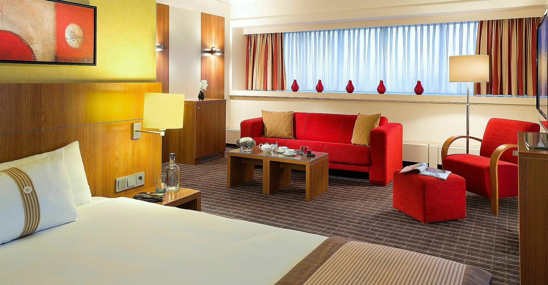 Holiday Inn Amsterdam 4*,