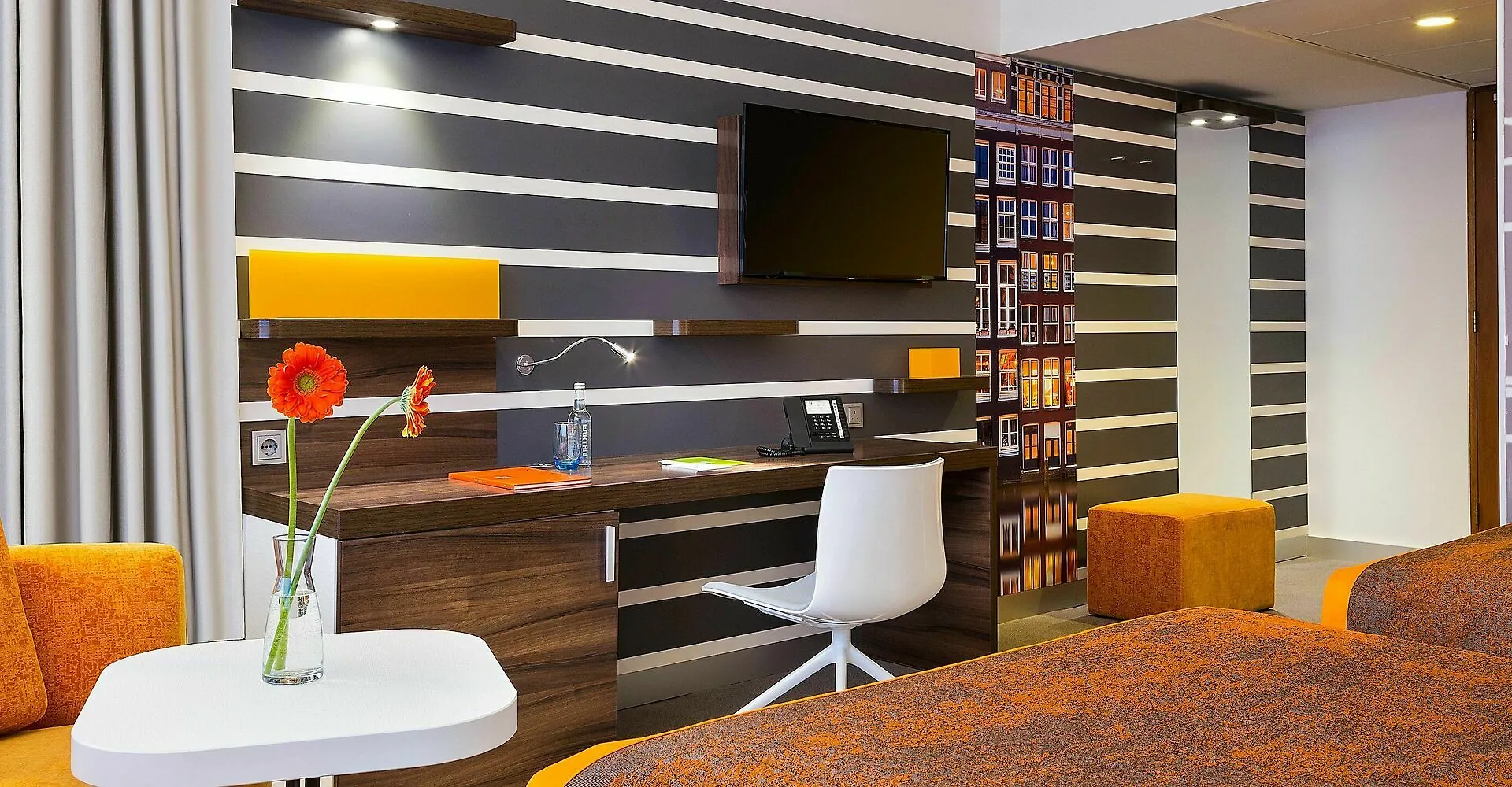 Holiday Inn Amsterdam Otel