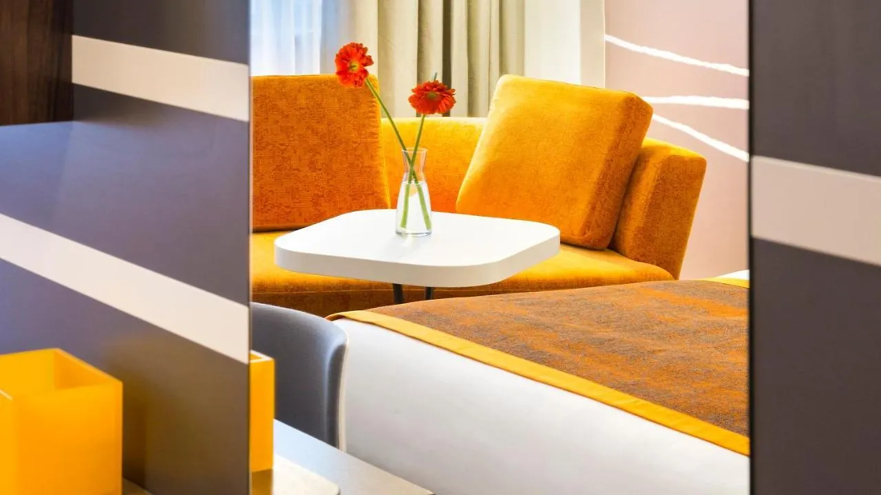 Holiday Inn Amsterdam 4*,  Hollanda